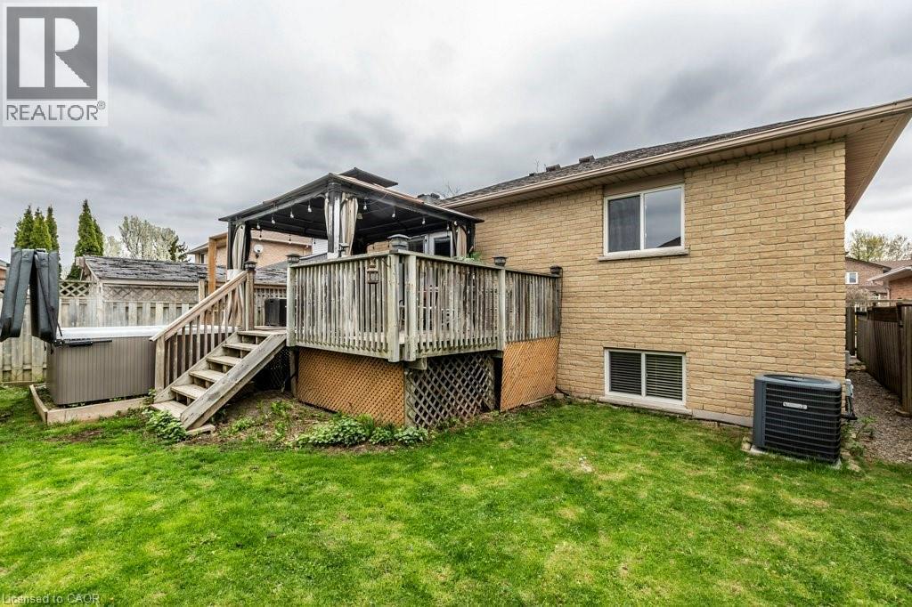 62 Spadara Drive, Hamilton, ON - Outdoor With Deck Patio Veranda With Exterior