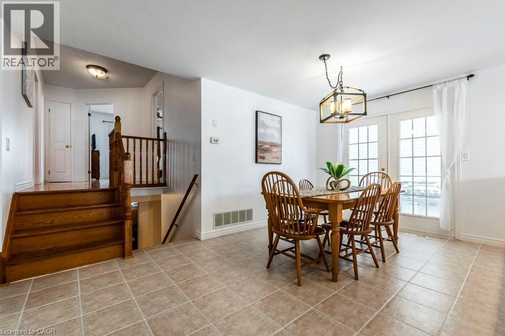 62 Spadara Drive, Hamilton, ON - Indoor Photo Showing Dining Room