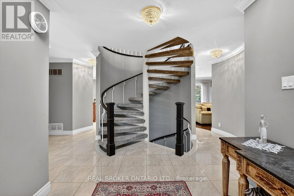 2145 Oneida Crescent, Mississauga, ON - Indoor Photo Showing Other Room