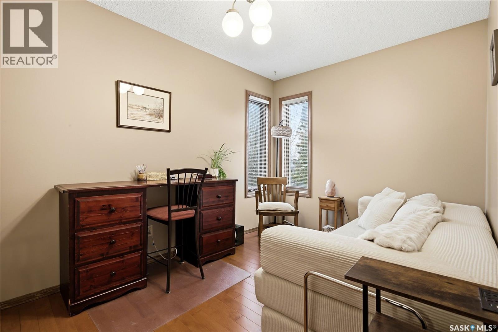 3803 Bow Bay, Regina, SK - Indoor Photo Showing Bedroom