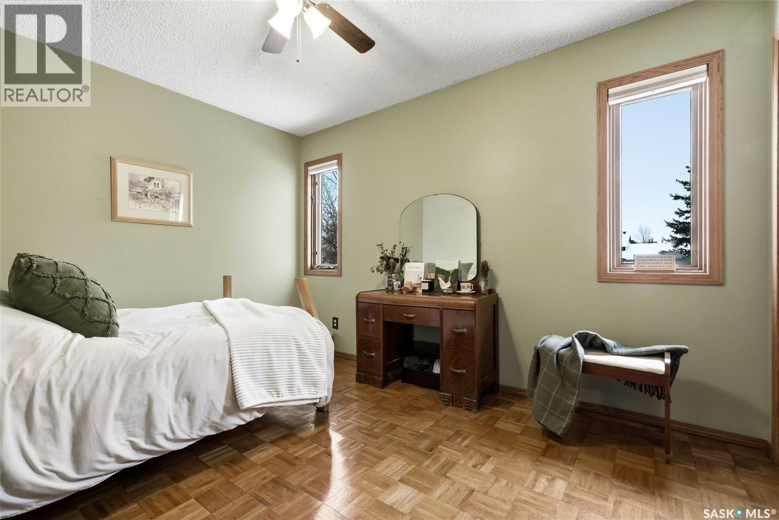 3803 Bow Bay, Regina, SK - Indoor Photo Showing Bedroom