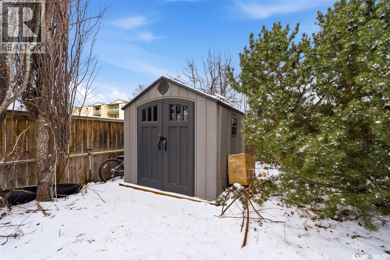 3803 Bow Bay, Regina, SK - Outdoor