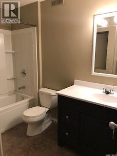 1610 5Th Avenue N, Regina, SK - Indoor Photo Showing Bathroom