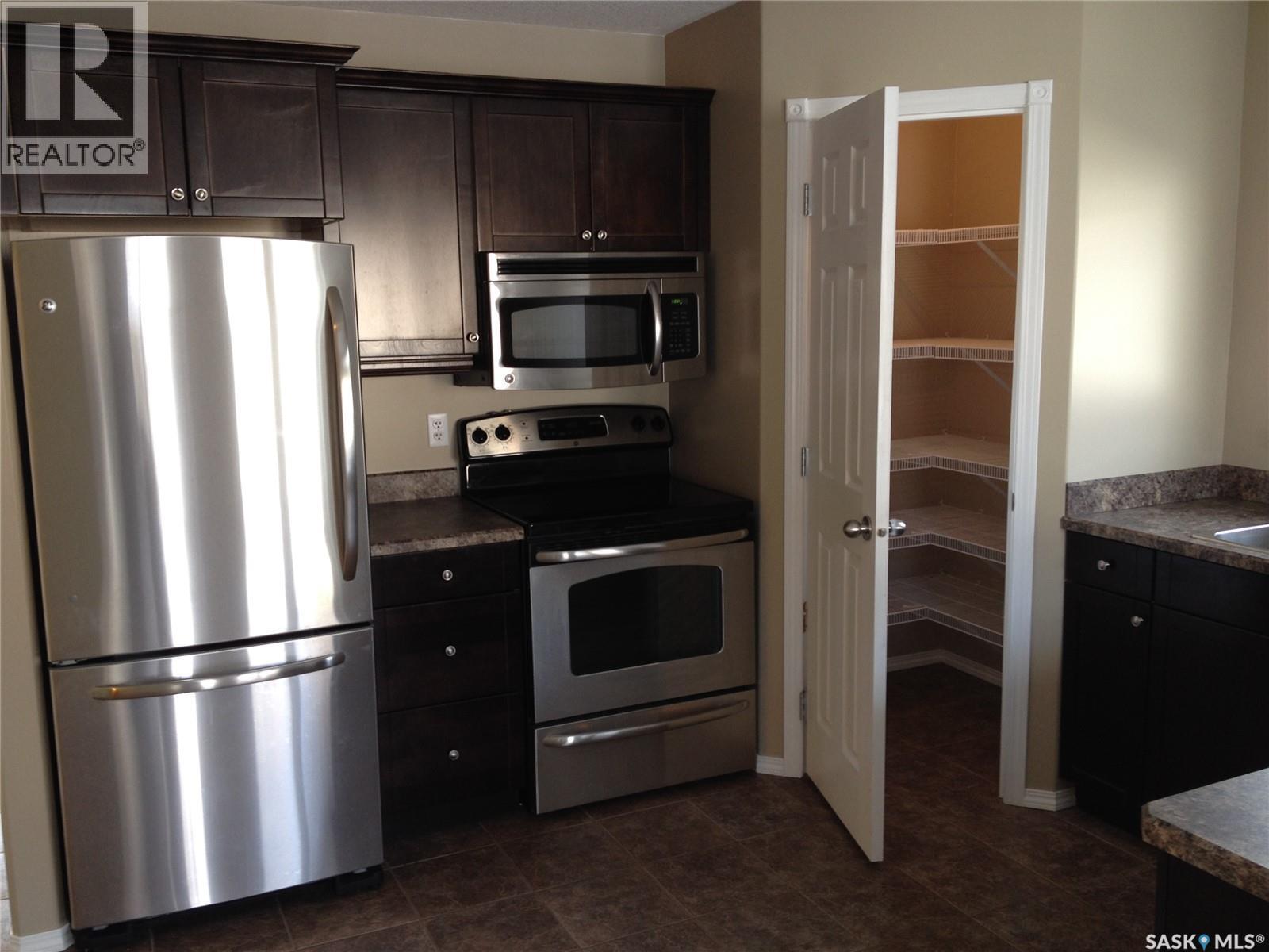 1610 5Th Avenue N, Regina, SK - Indoor Photo Showing Kitchen With Stainless Steel Kitchen