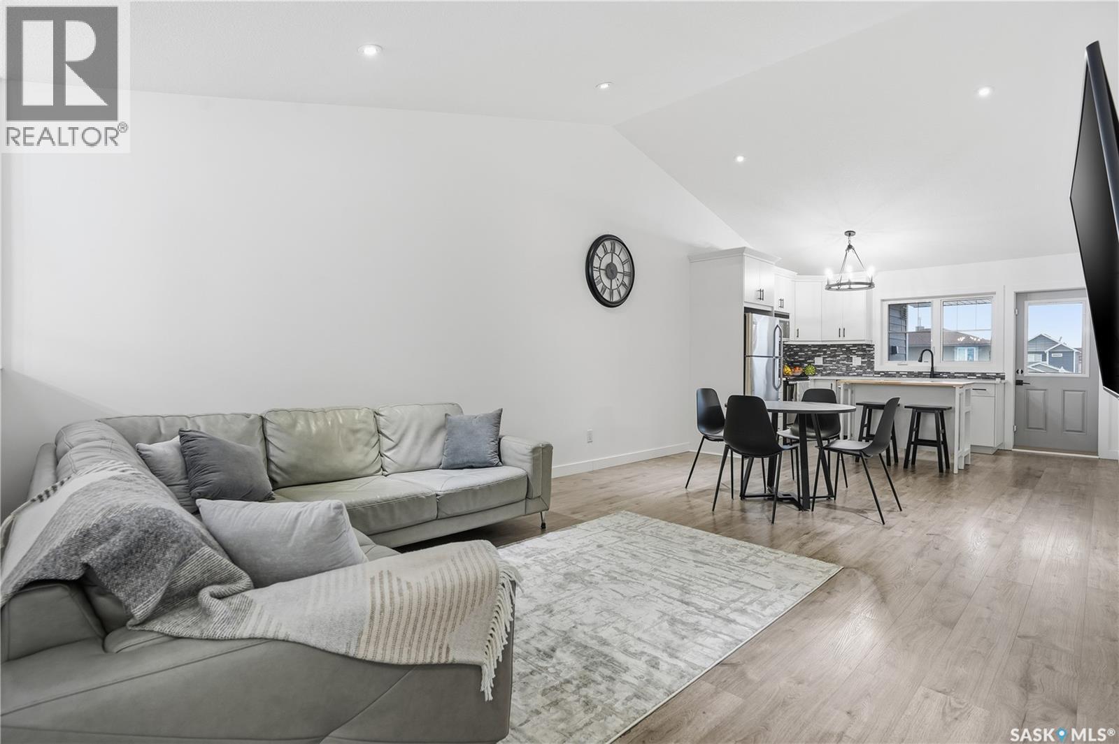 4159 Green Apple Drive E, Regina, SK - Indoor Photo Showing Living Room