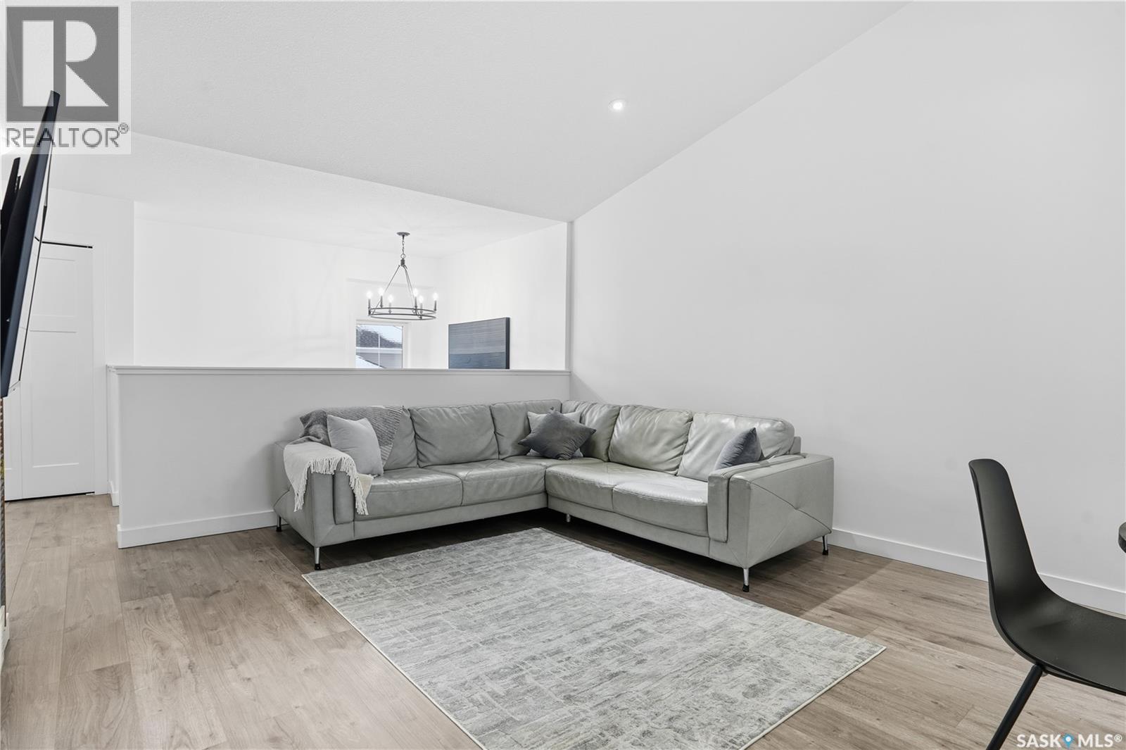 4159 Green Apple Drive E, Regina, SK - Indoor Photo Showing Living Room