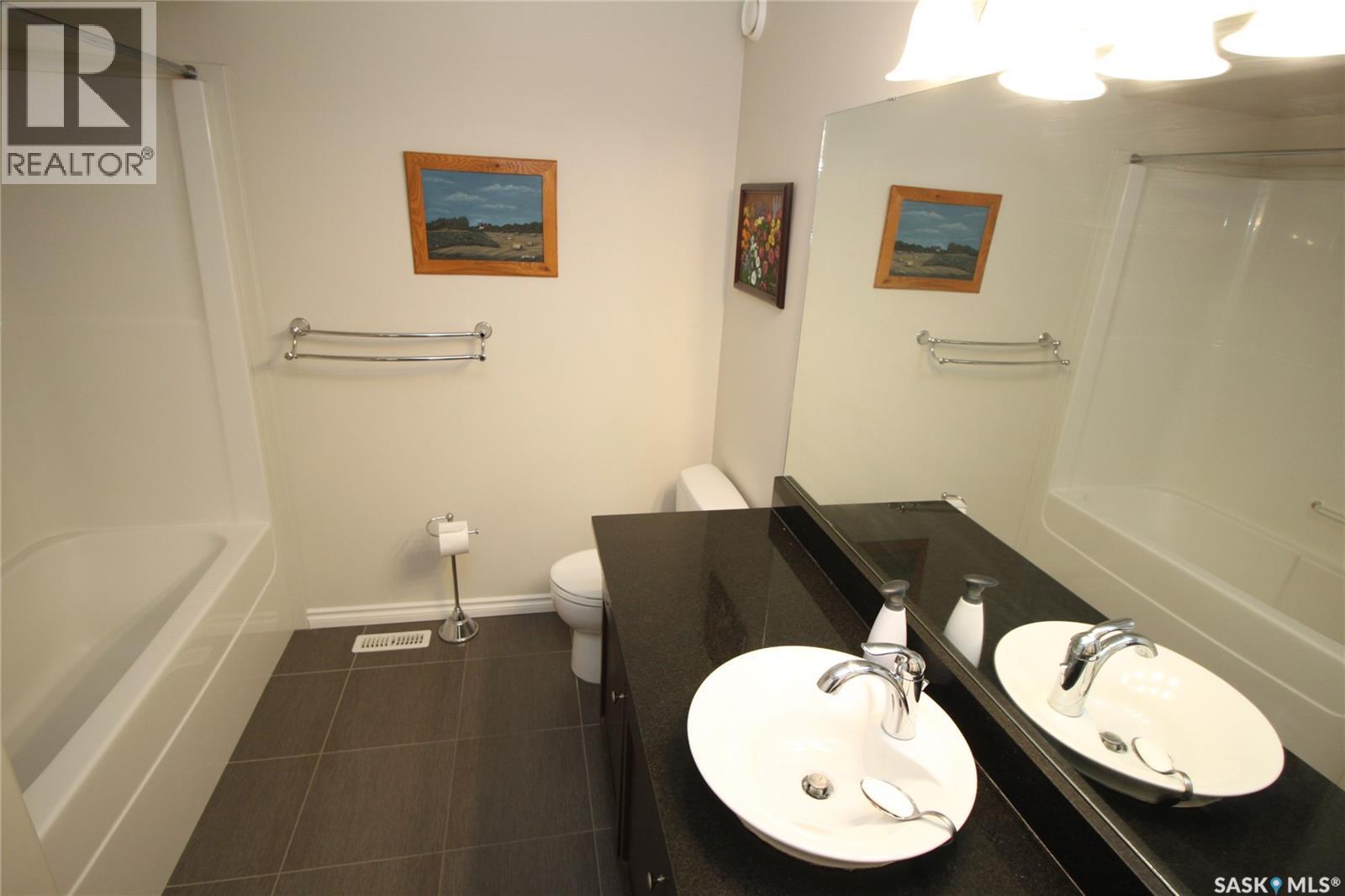 131 Pringle Crescent, Saskatoon, SK - Indoor Photo Showing Bathroom