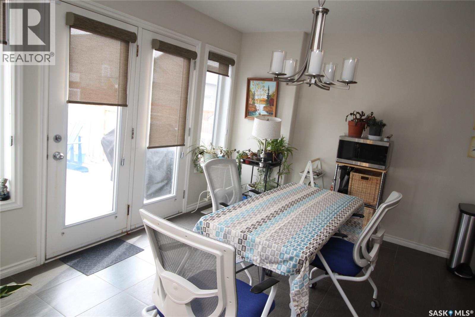 131 Pringle Crescent, Saskatoon, SK - Indoor Photo Showing Dining Room