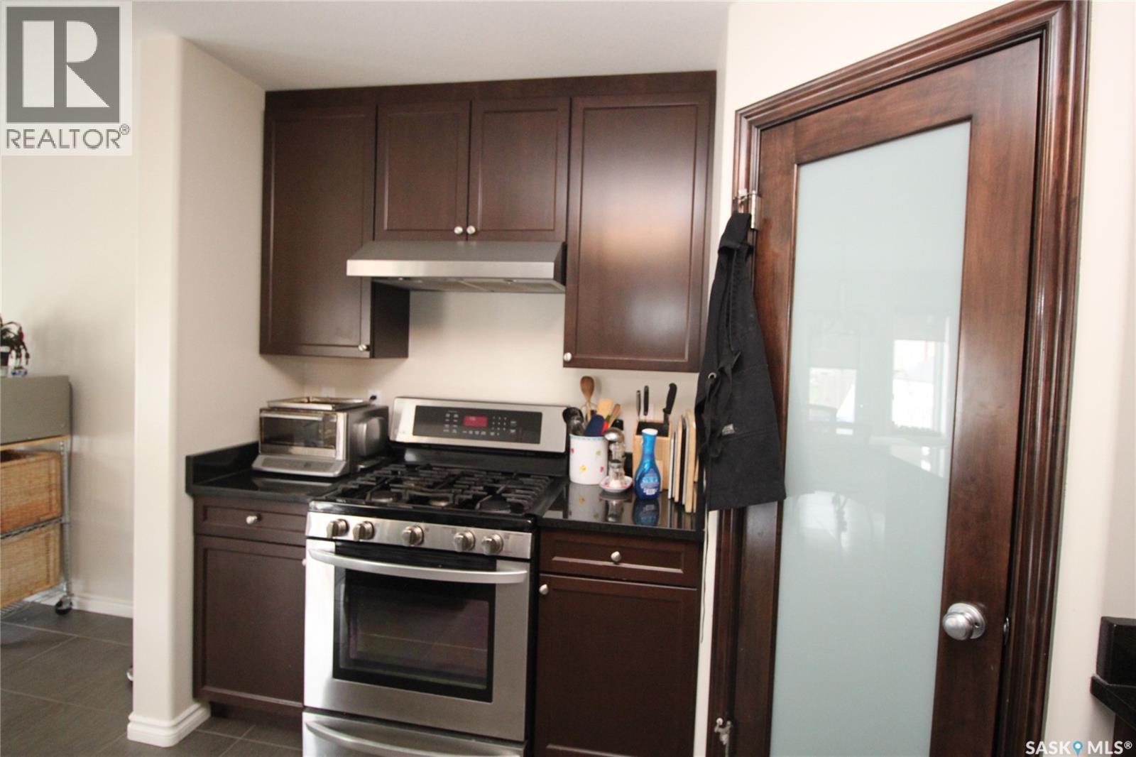 131 Pringle Crescent, Saskatoon, SK - Indoor Photo Showing Kitchen