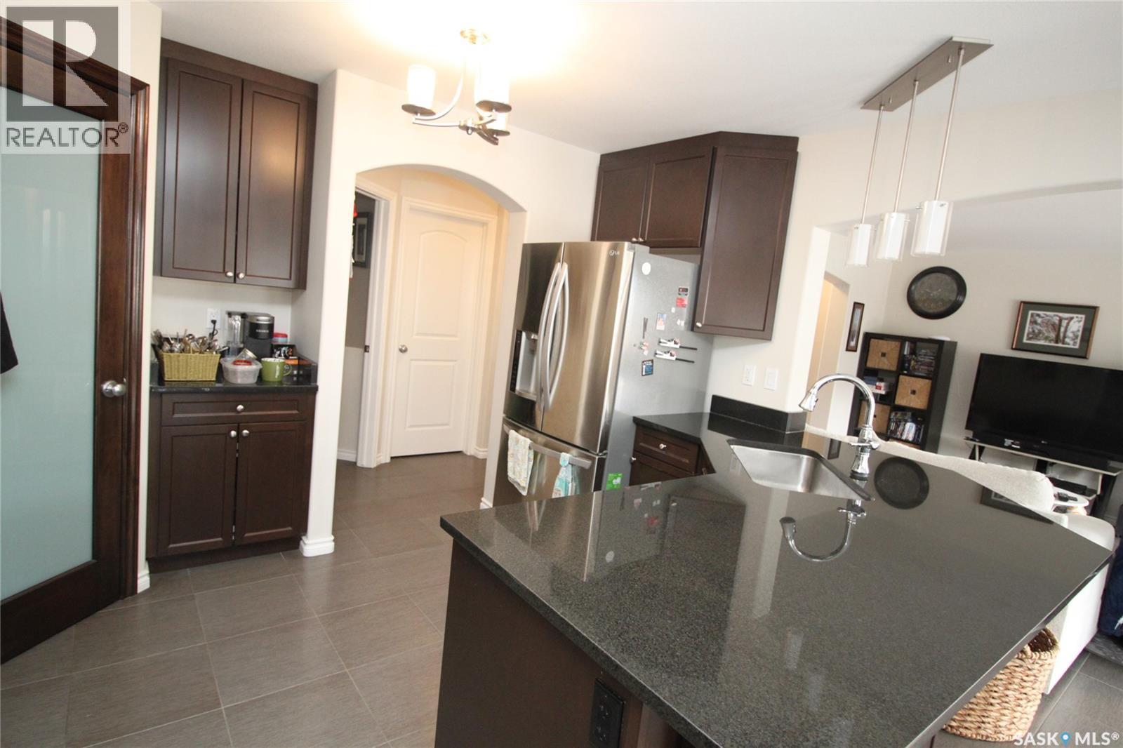 131 Pringle Crescent, Saskatoon, SK - Indoor Photo Showing Kitchen