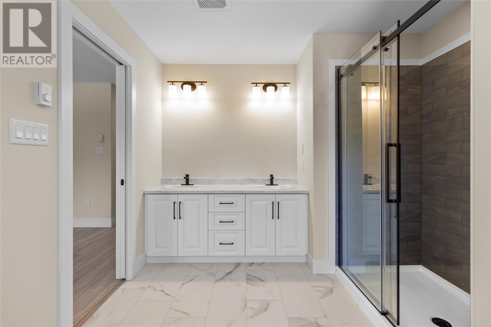 43 Huberts Place, Flatrock, NL - Indoor Photo Showing Bathroom