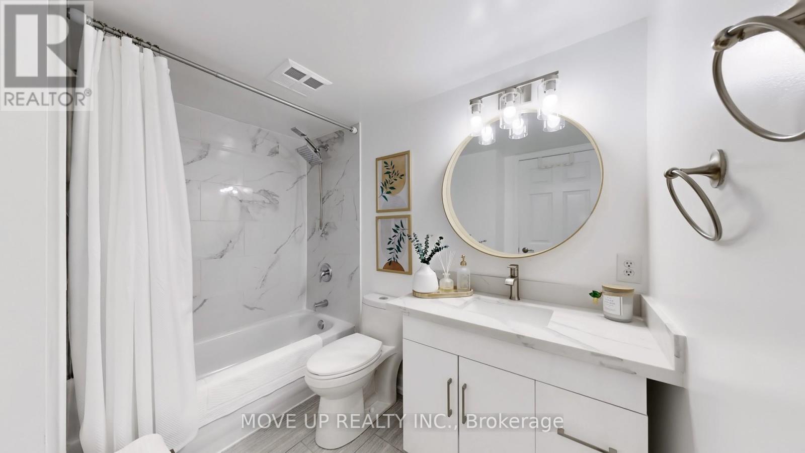225 - 3 Ellesmere Street, Richmond Hill, ON - Indoor Photo Showing Bathroom