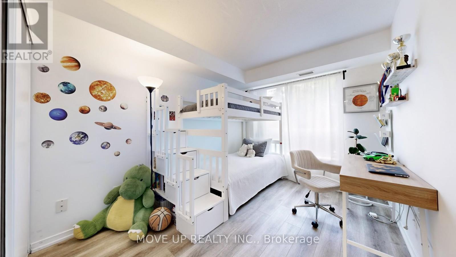 225 - 3 Ellesmere Street, Richmond Hill, ON - Indoor Photo Showing Bedroom