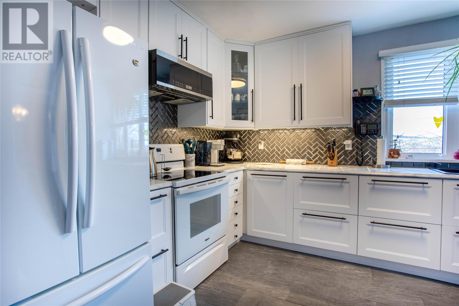 131 Canada Drive, St. John'S, NL - Indoor Photo Showing Kitchen