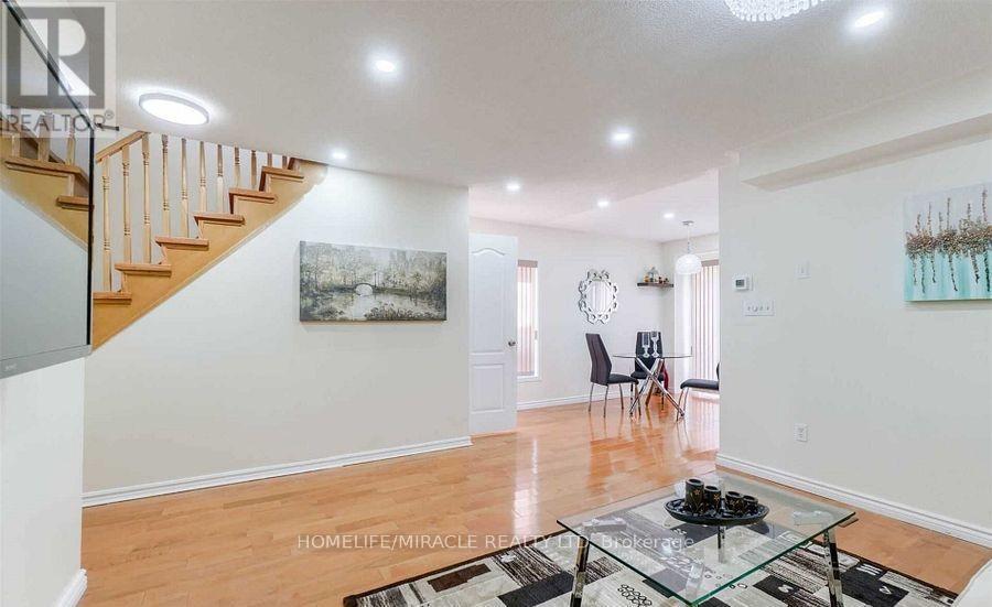 60 Studebaker Trail, Brampton, ON - Indoor