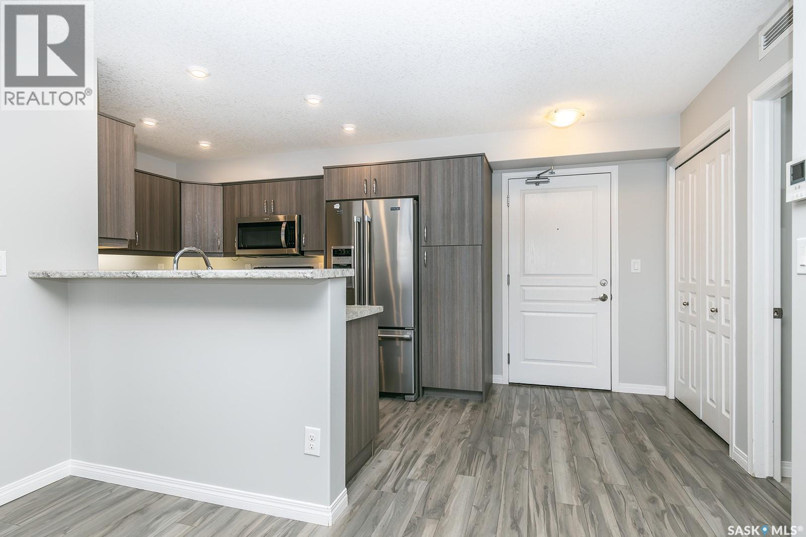 4307 108 Willis Crescent, Saskatoon, SK - Indoor Photo Showing Kitchen