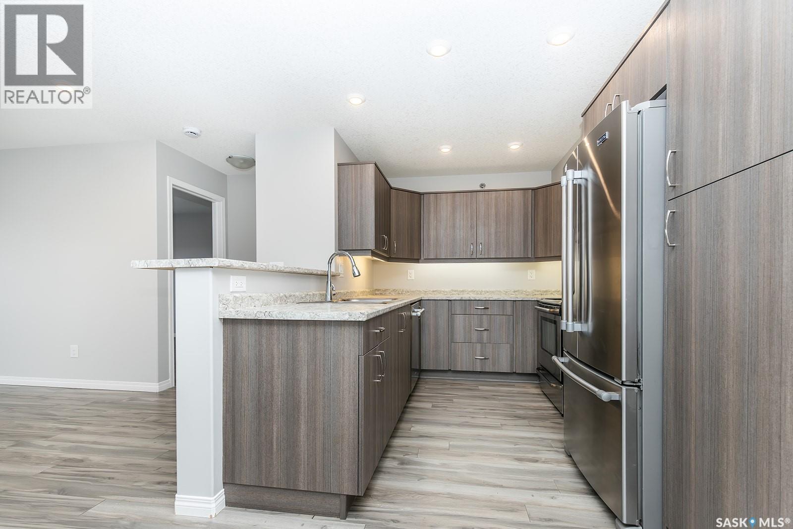 4307 108 Willis Crescent, Saskatoon, SK - Indoor Photo Showing Kitchen