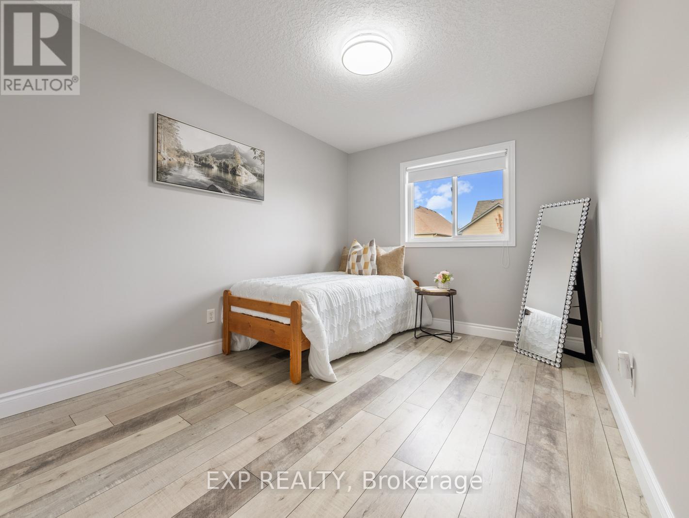 1260 Old Zeller Drive, Kitchener, ON - Indoor Photo Showing Bedroom