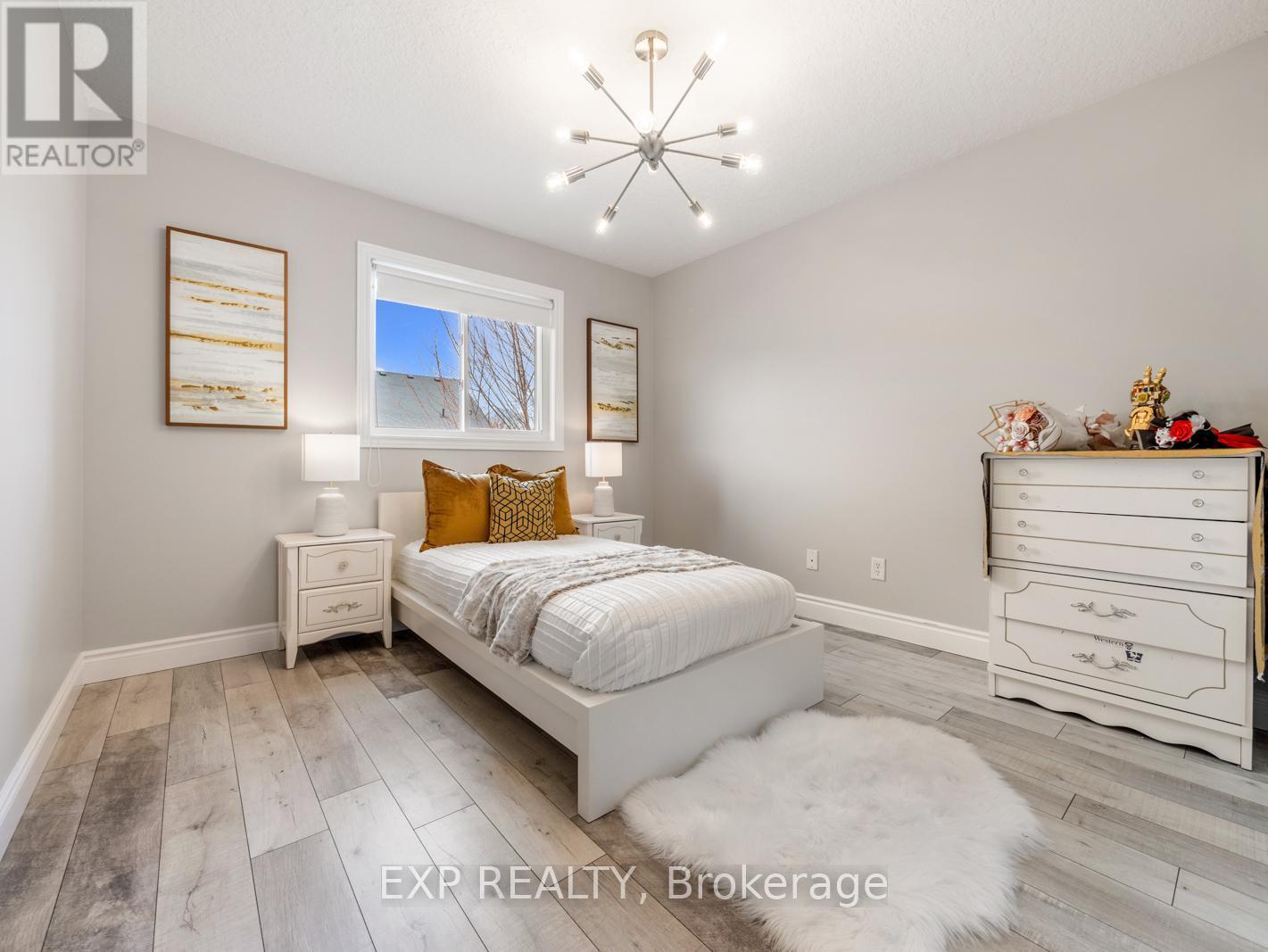 1260 Old Zeller Drive, Kitchener, ON - Indoor Photo Showing Bedroom