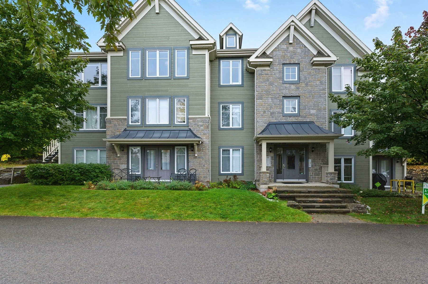 Front of Structure - 341 Ch. Valanza, Piedmont, QC - Outdoor With Facade