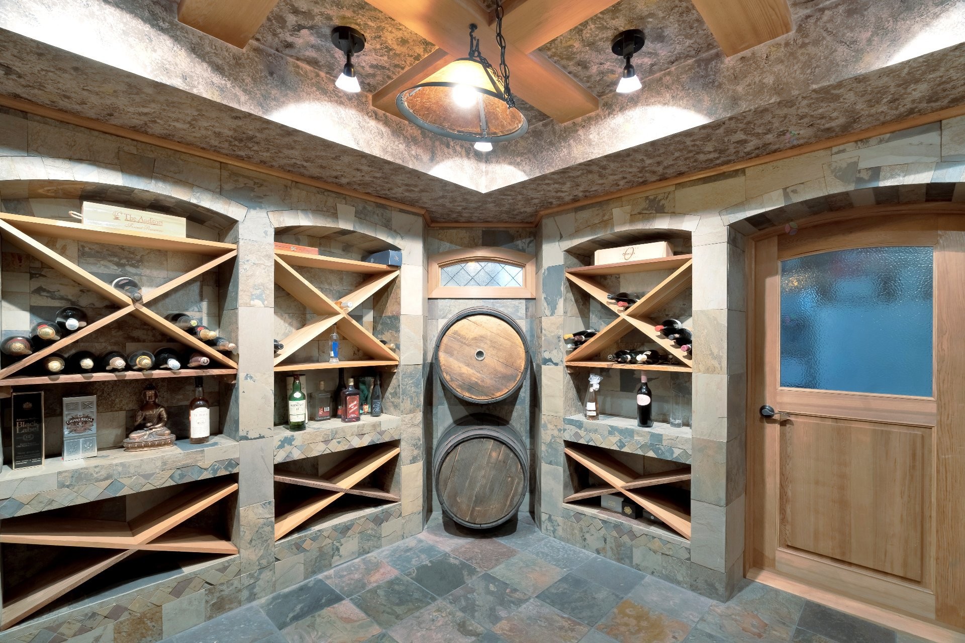 Cave à vin - 260 Alice-Carrière Street, Beaconsfield, QC - Indoor Photo Showing Other Room