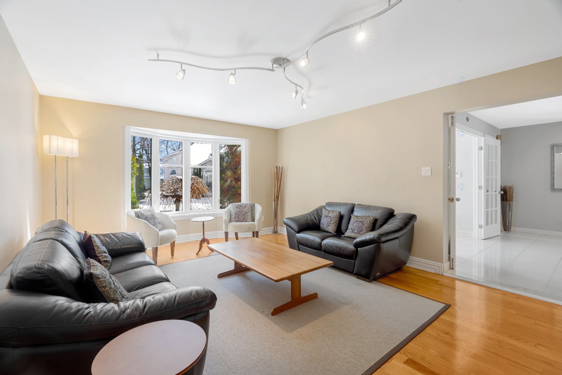 Salon - 260 Alice-Carrière Street, Beaconsfield, QC - Indoor Photo Showing Living Room