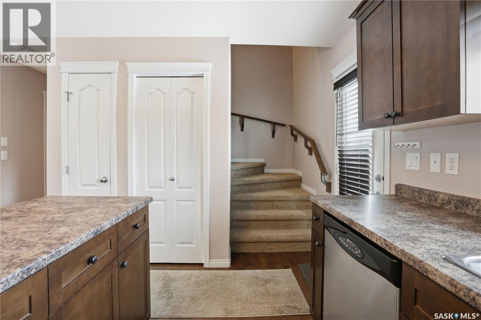 17 622 Lamarsh Road, Saskatoon, SK - Indoor Photo Showing Kitchen