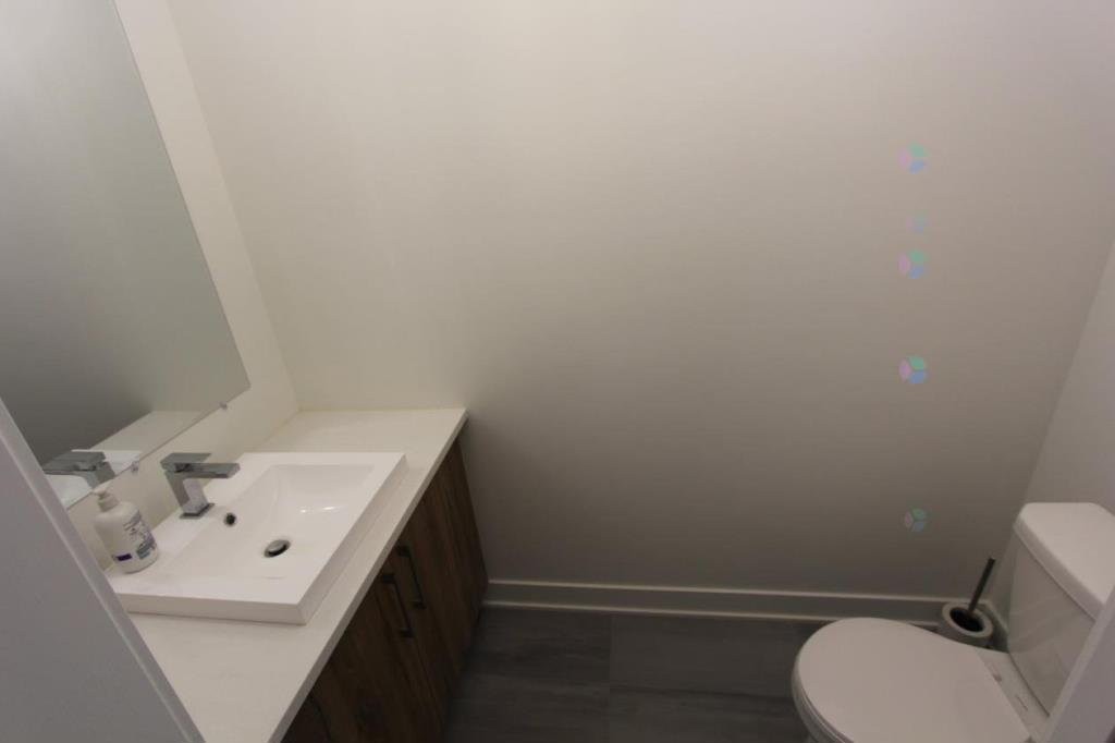 Powder room - 3888 Rue Bernard-Hubert, Longueuil (Saint-Hubert), QC - Indoor Photo Showing Bathroom