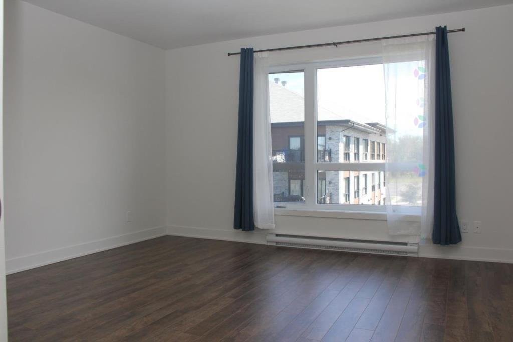 Bedroom - 3888 Rue Bernard-Hubert, Longueuil (Saint-Hubert), QC - Indoor Photo Showing Other Room