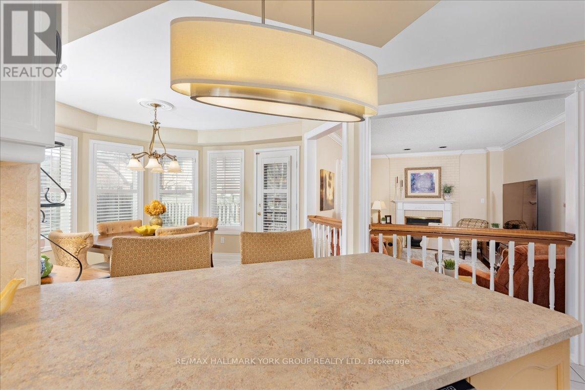 263 Mcclellan Way, Aurora, ON - Indoor