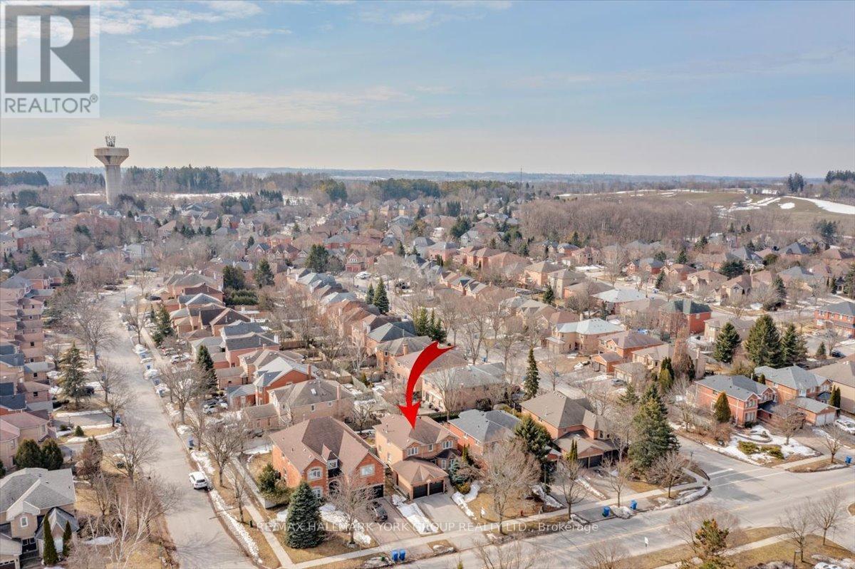 263 Mcclellan Way, Aurora, ON - Outdoor With View