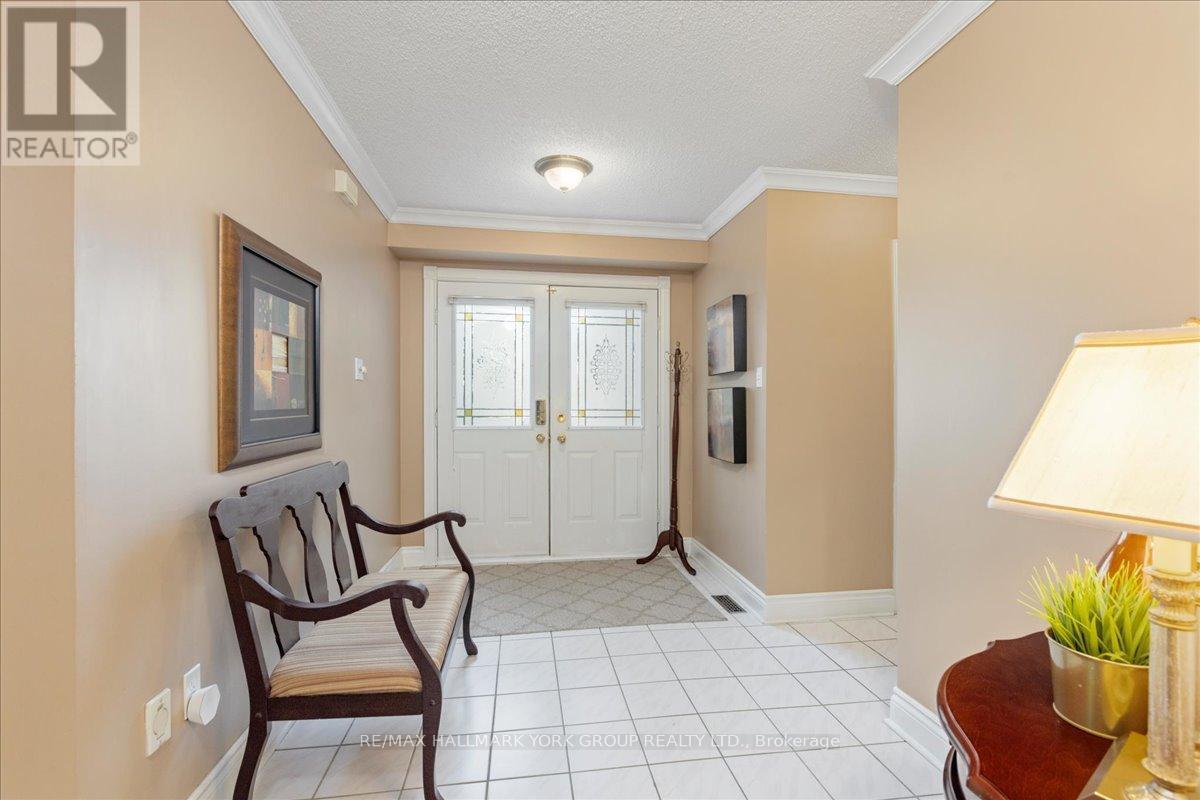 263 Mcclellan Way, Aurora, ON - Indoor Photo Showing Other Room