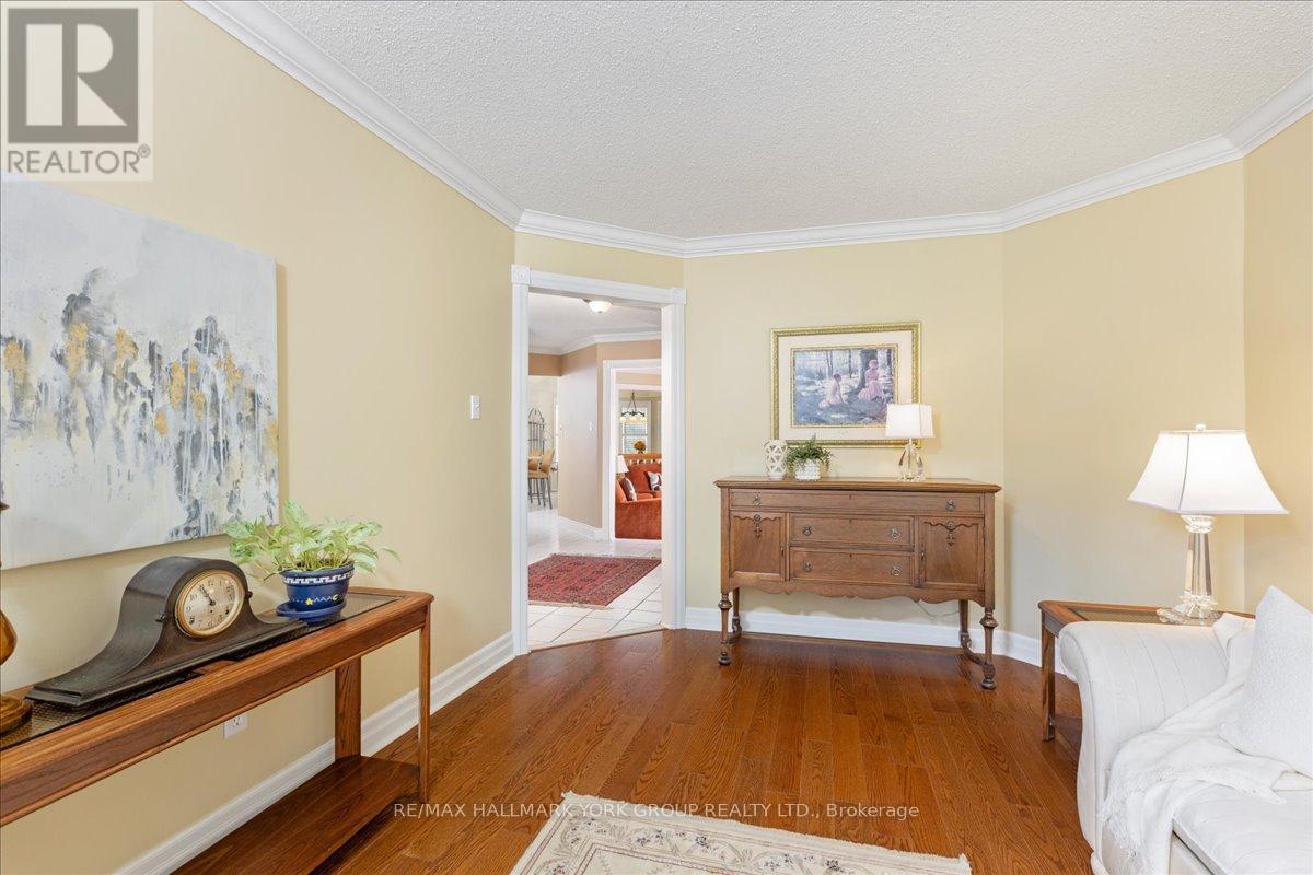 263 Mcclellan Way, Aurora, ON - Indoor