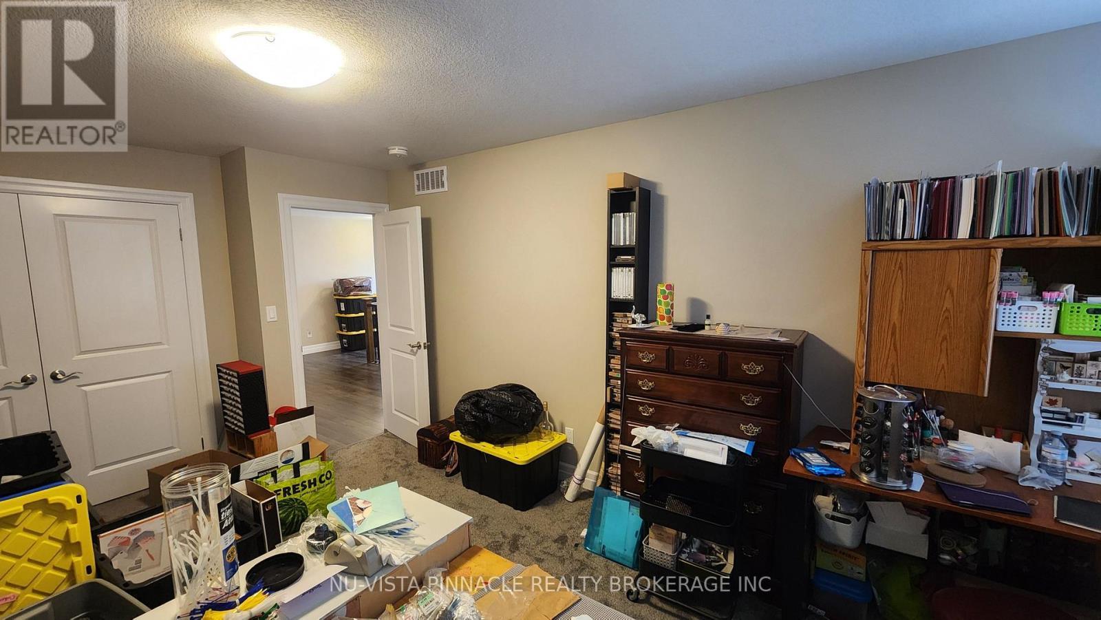 3074 Turner Crescent, London South (South U), ON - Indoor