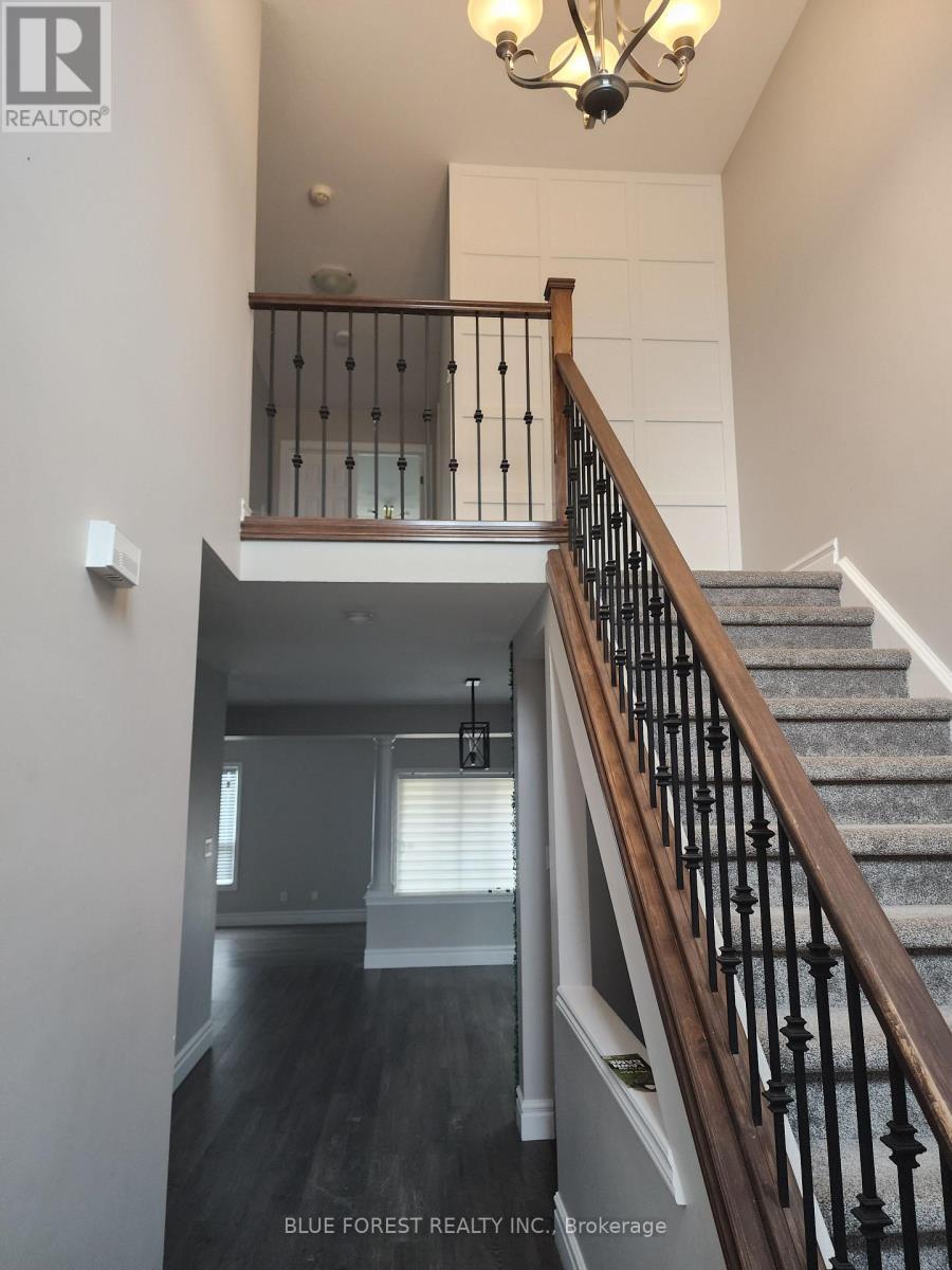 Foyer - 3197 Meadowgate Boulevard, London South (South U), ON - Indoor Photo Showing Other Room