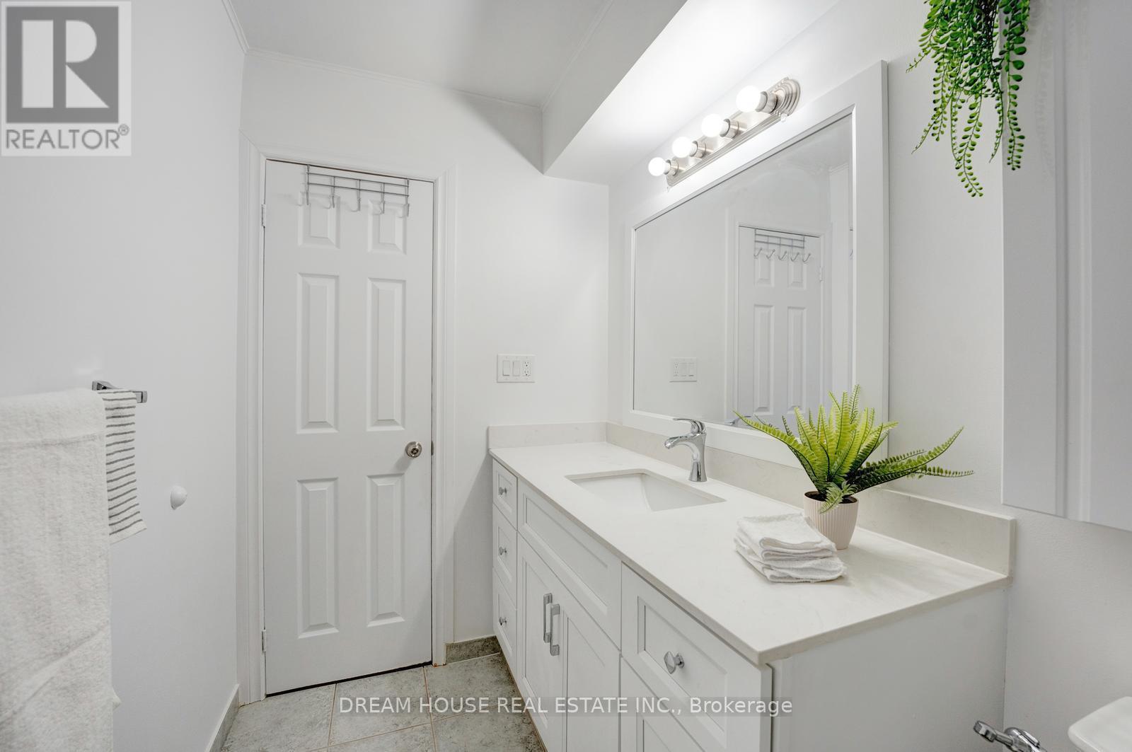 2 - 1655 Geta Circle, Pickering, ON - Indoor Photo Showing Bathroom