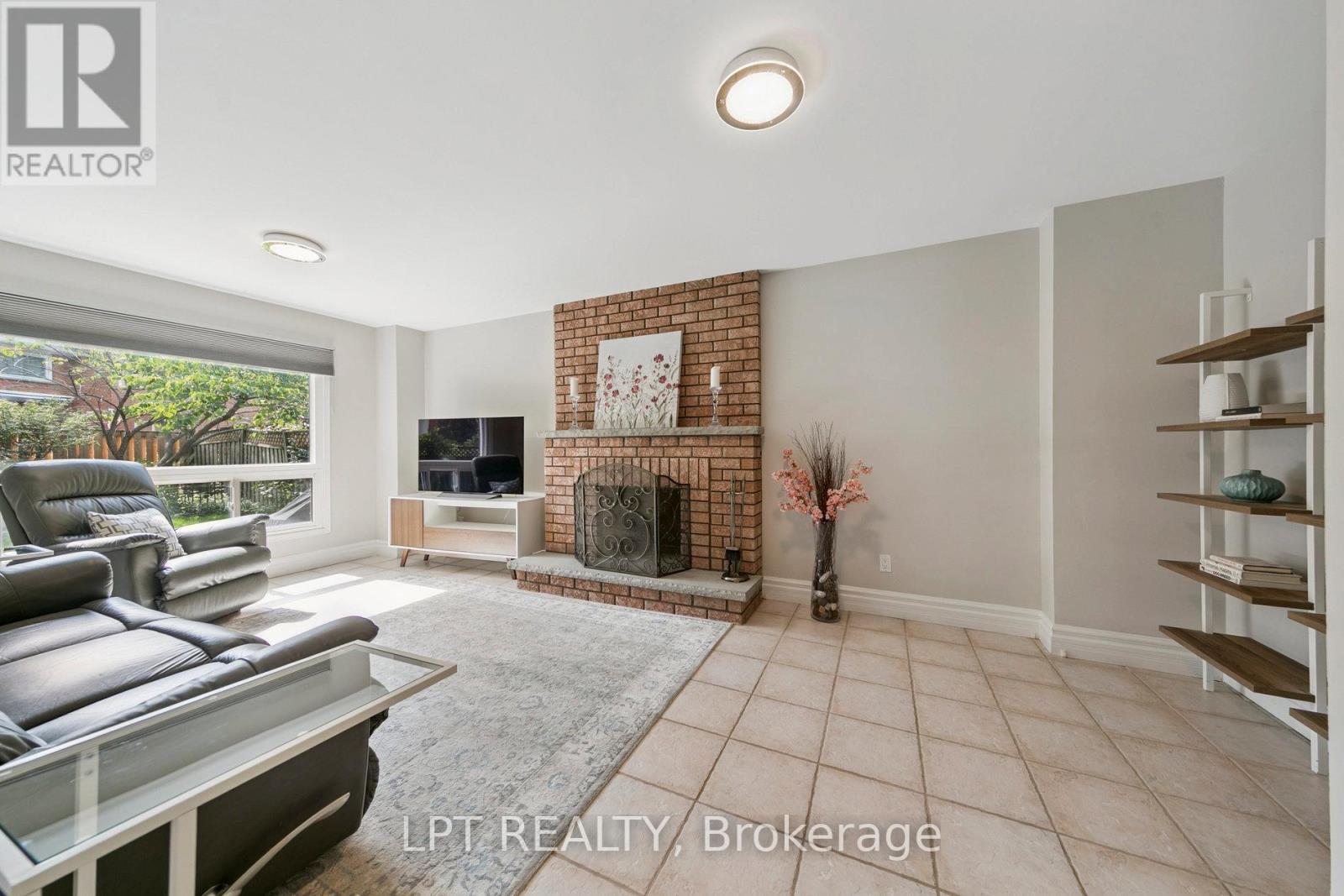 1823 The Chase, Mississauga, ON - Indoor Photo Showing Living Room With Fireplace