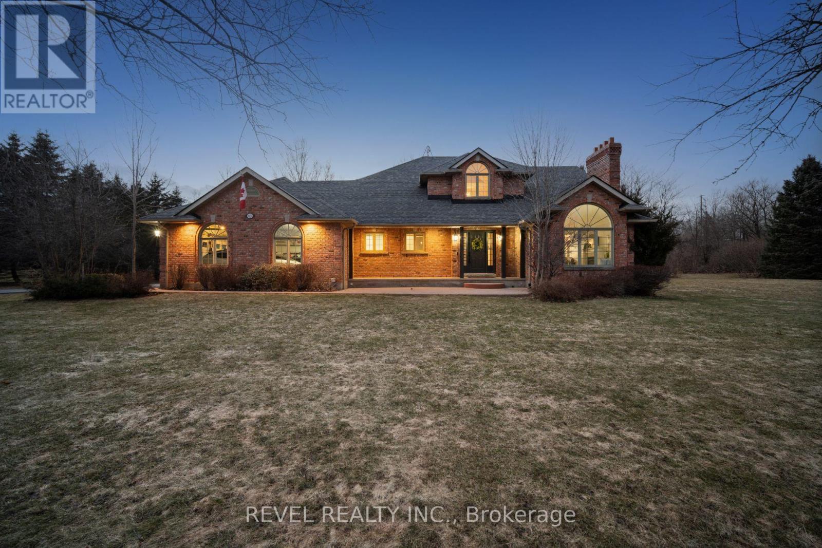 2255 Mohawk Trail, Milton, ON - Outdoor