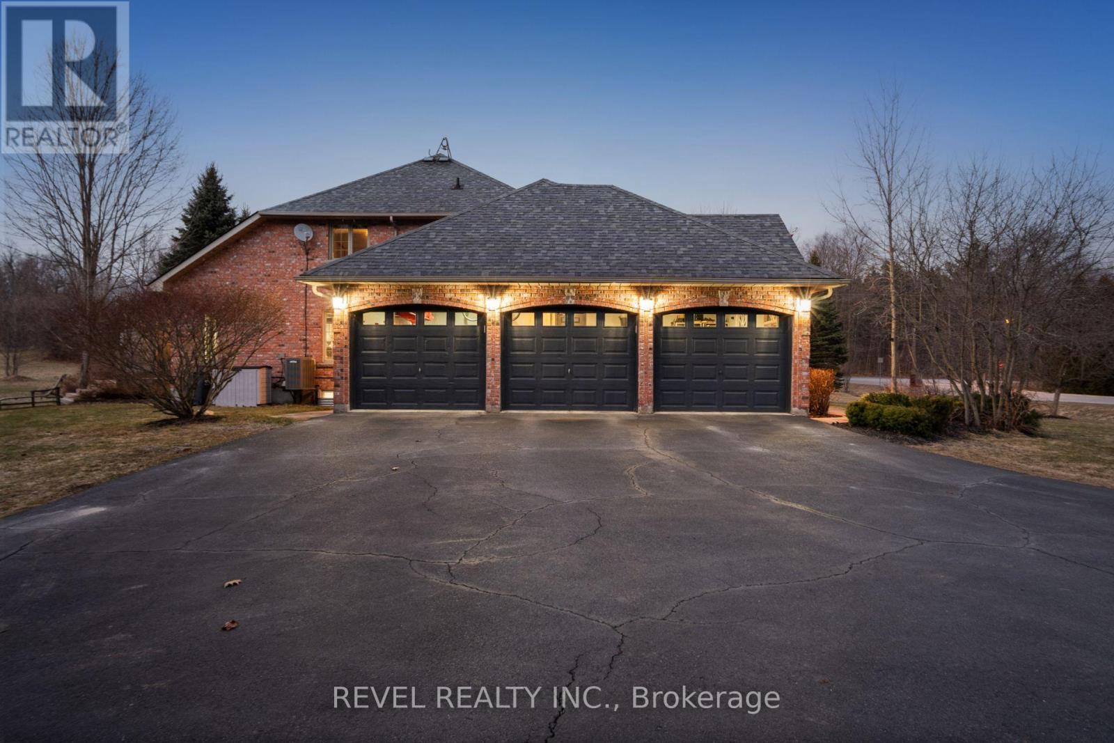 2255 Mohawk Trail, Milton, ON - Outdoor