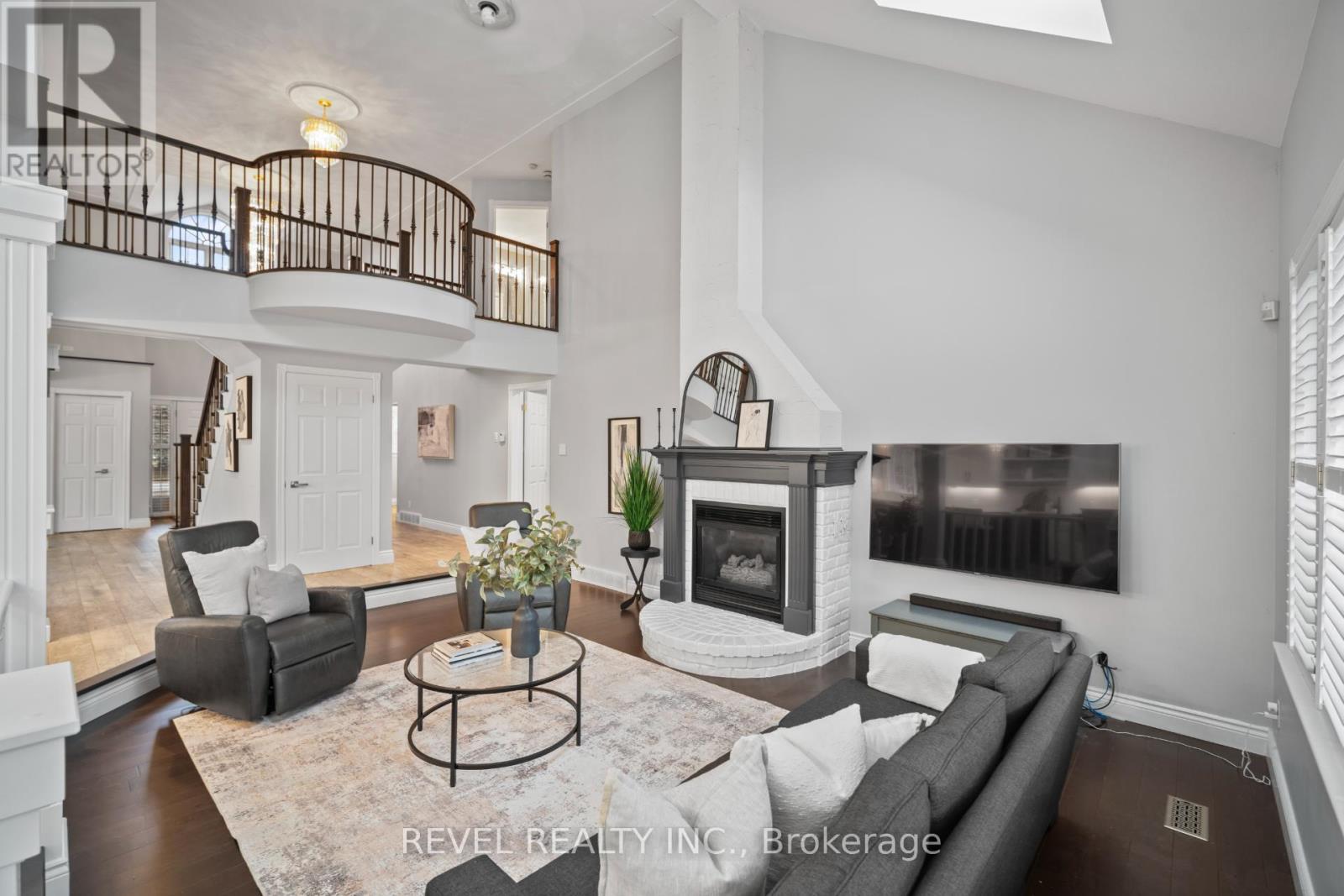 2255 Mohawk Trail, Milton, ON - Indoor Photo Showing Living Room With Fireplace