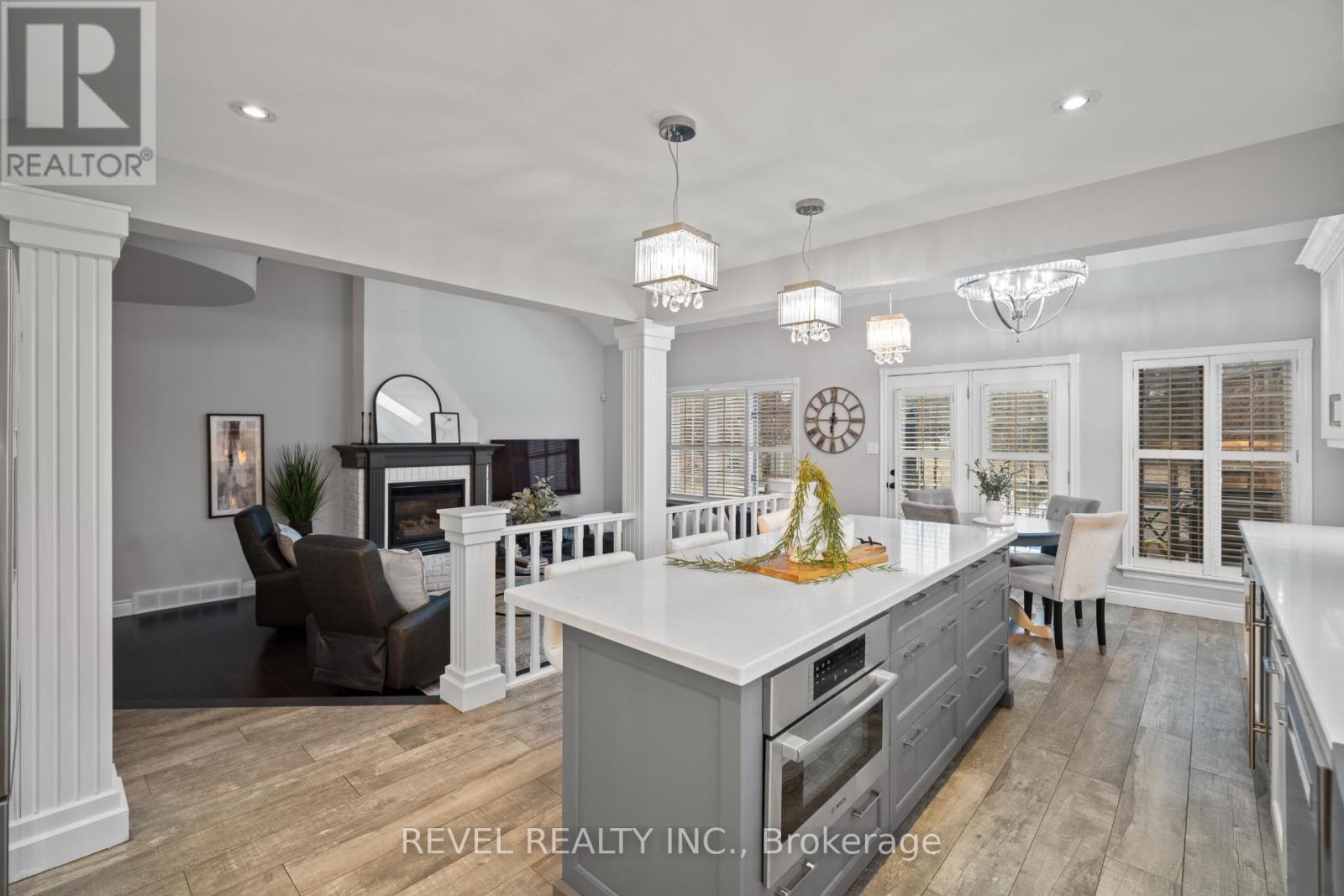 2255 Mohawk Trail, Milton, ON - Indoor Photo Showing Other Room