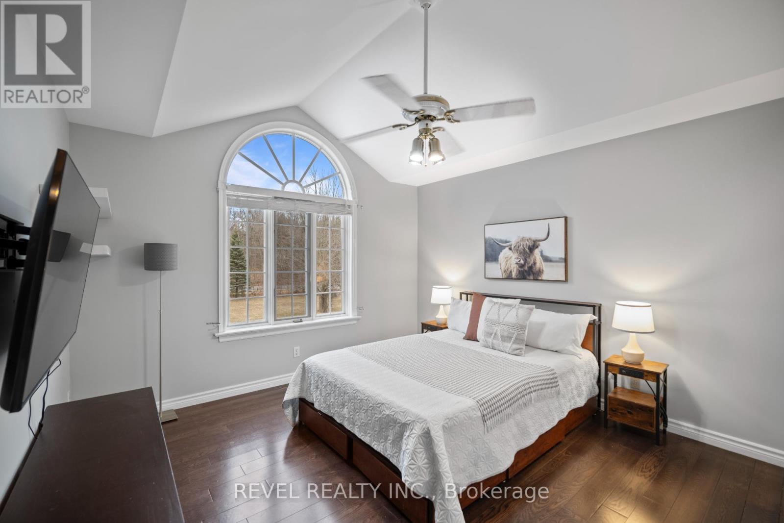 2255 Mohawk Trail, Milton, ON - Indoor Photo Showing Bedroom