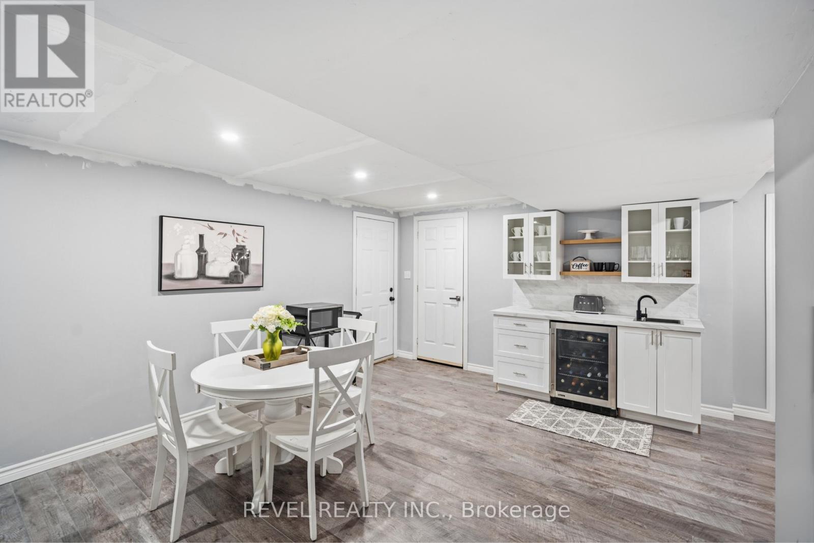 2255 Mohawk Trail, Milton, ON - Indoor Photo Showing Dining Room