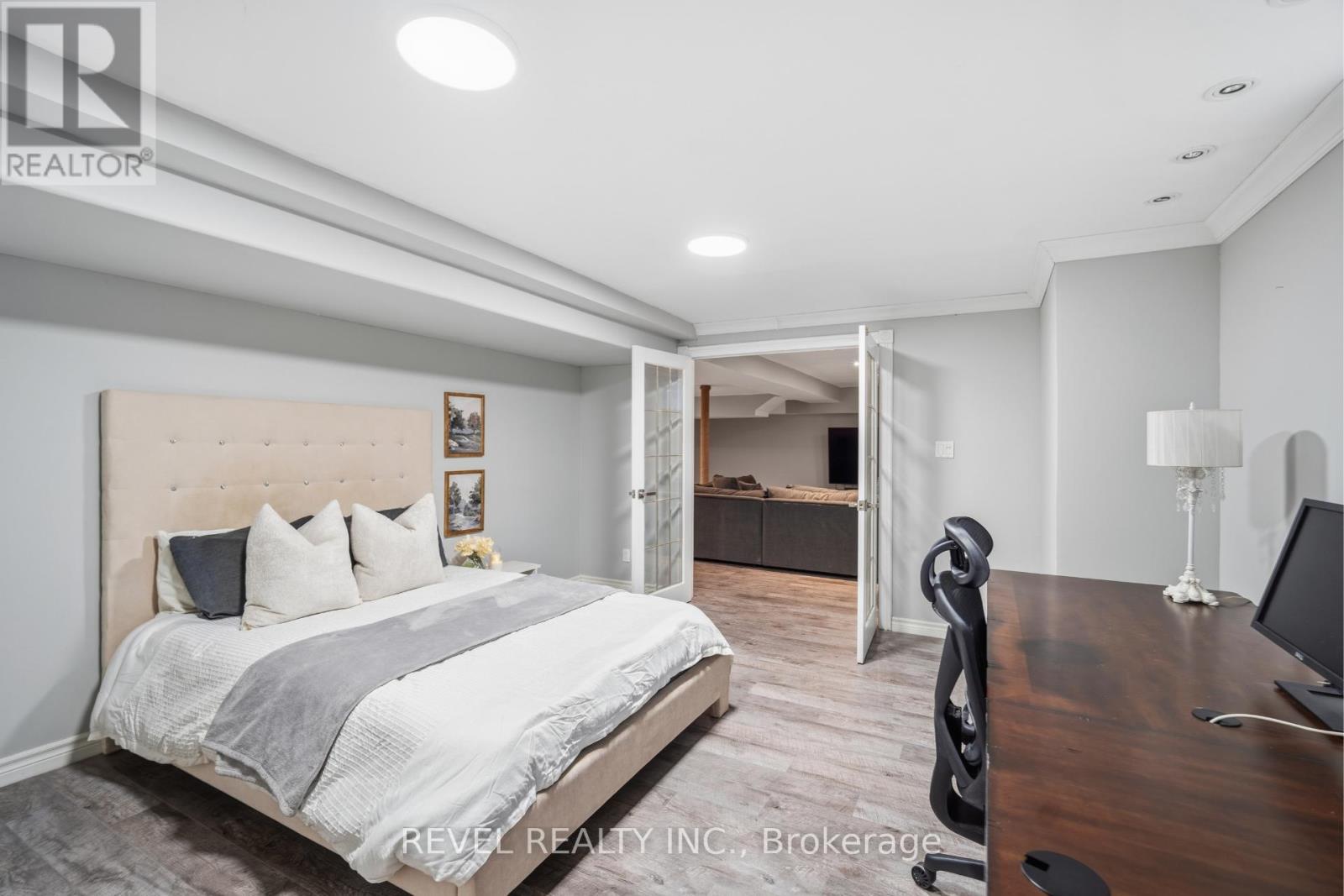 2255 Mohawk Trail, Milton, ON - Indoor Photo Showing Bedroom