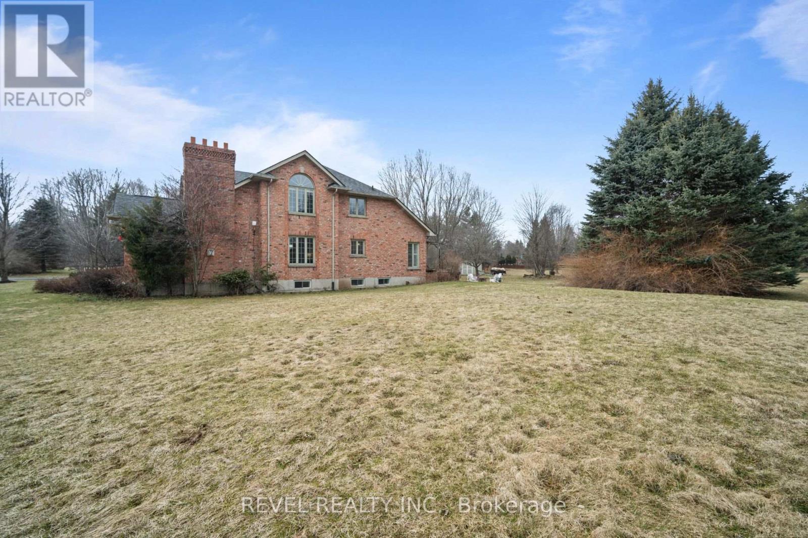 2255 Mohawk Trail, Milton, ON - Outdoor
