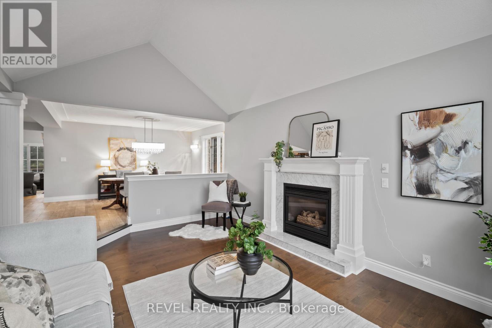 2255 Mohawk Trail, Milton, ON - Indoor Photo Showing Living Room With Fireplace