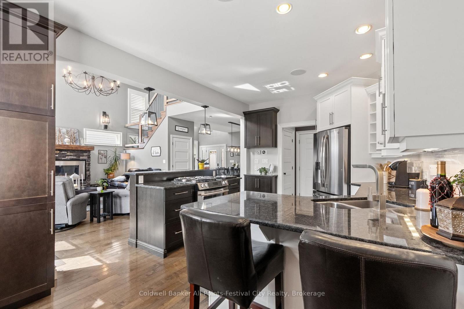 200 Picton Street E, Goderich (Goderich (Town)), ON - Indoor Photo Showing Kitchen