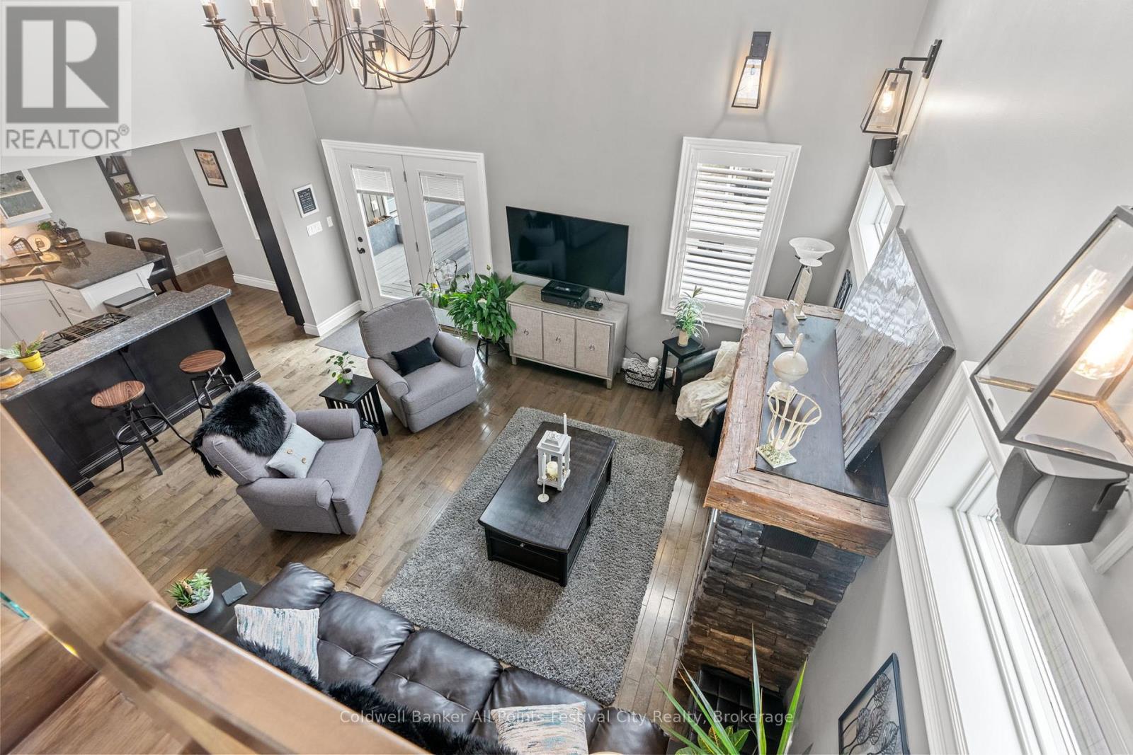 200 Picton Street E, Goderich (Goderich (Town)), ON - Indoor Photo Showing Living Room