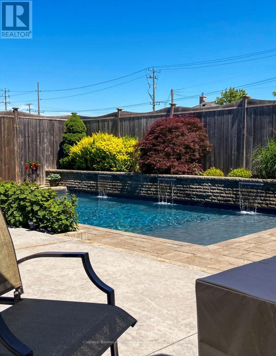 200 Picton Street E, Goderich (Goderich (Town)), ON - Outdoor