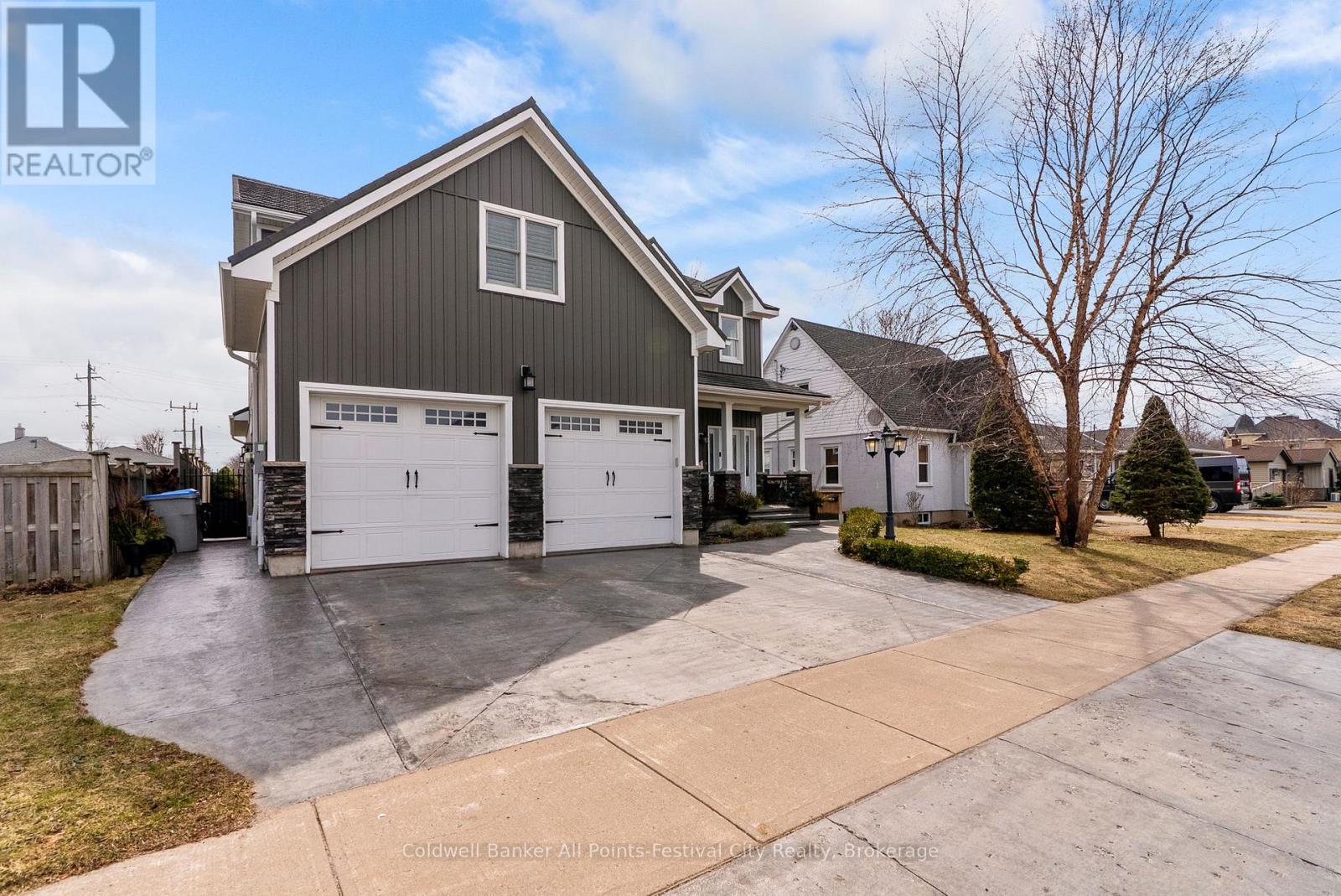 200 Picton Street E, Goderich (Goderich (Town)), ON - Outdoor With Facade